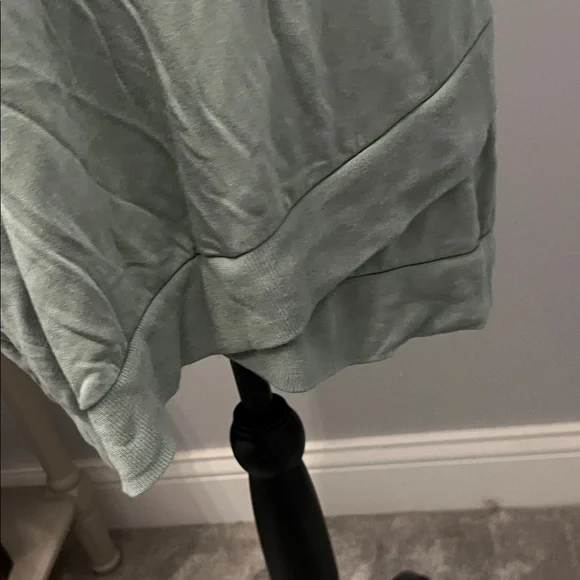 Threads 4 Thought Sage Green Asymmetrical Sweatshirt Stitch Fix - Picture 5 of 6